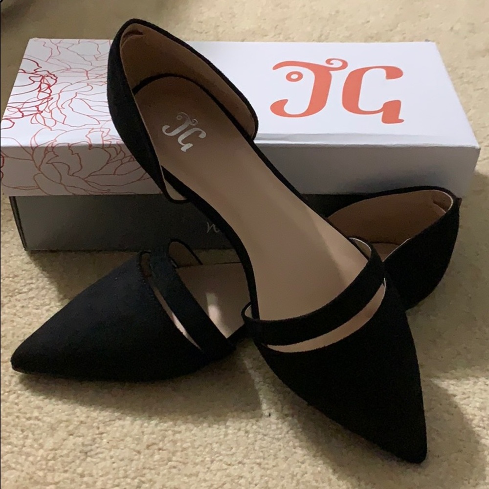 BRAND NEW Black Flats